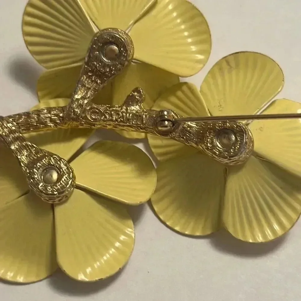 Vintage Sarah Coventry Brooch Enamel Yellow Flower Metal Blossoms - Picture 5 of 7